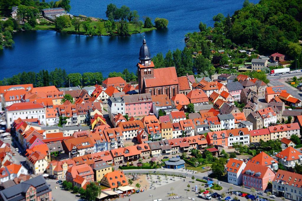Stadt Aparthaus Waren  Bagian luar foto